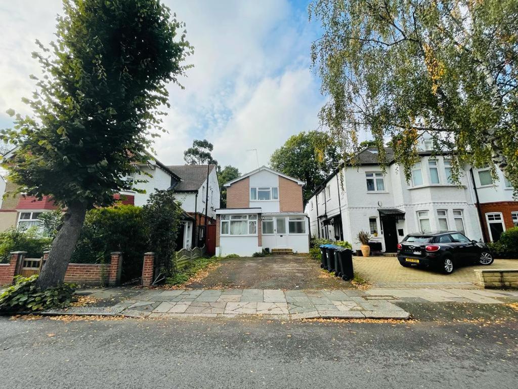 Enfield Chase Apartment المظهر الخارجي الصورة